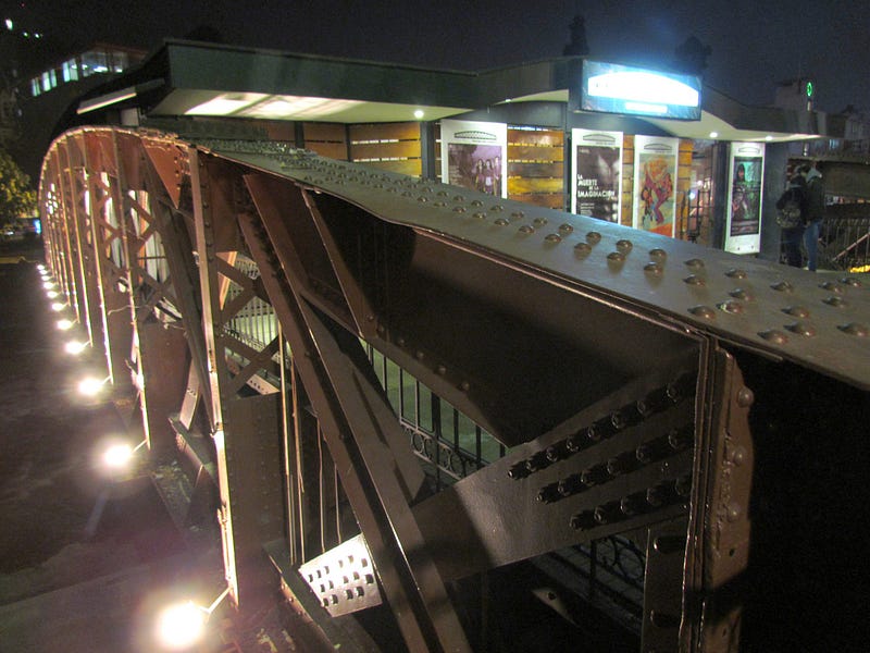 El Teatro del Puente tuvo un apoyo excepcional de la Municipalidad de Santiago, sólo porque su establecimiento pertenece al municipio. Foto: ENM.